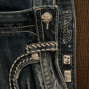 Miss me, Bermuda shorts, size 29, mid rise.